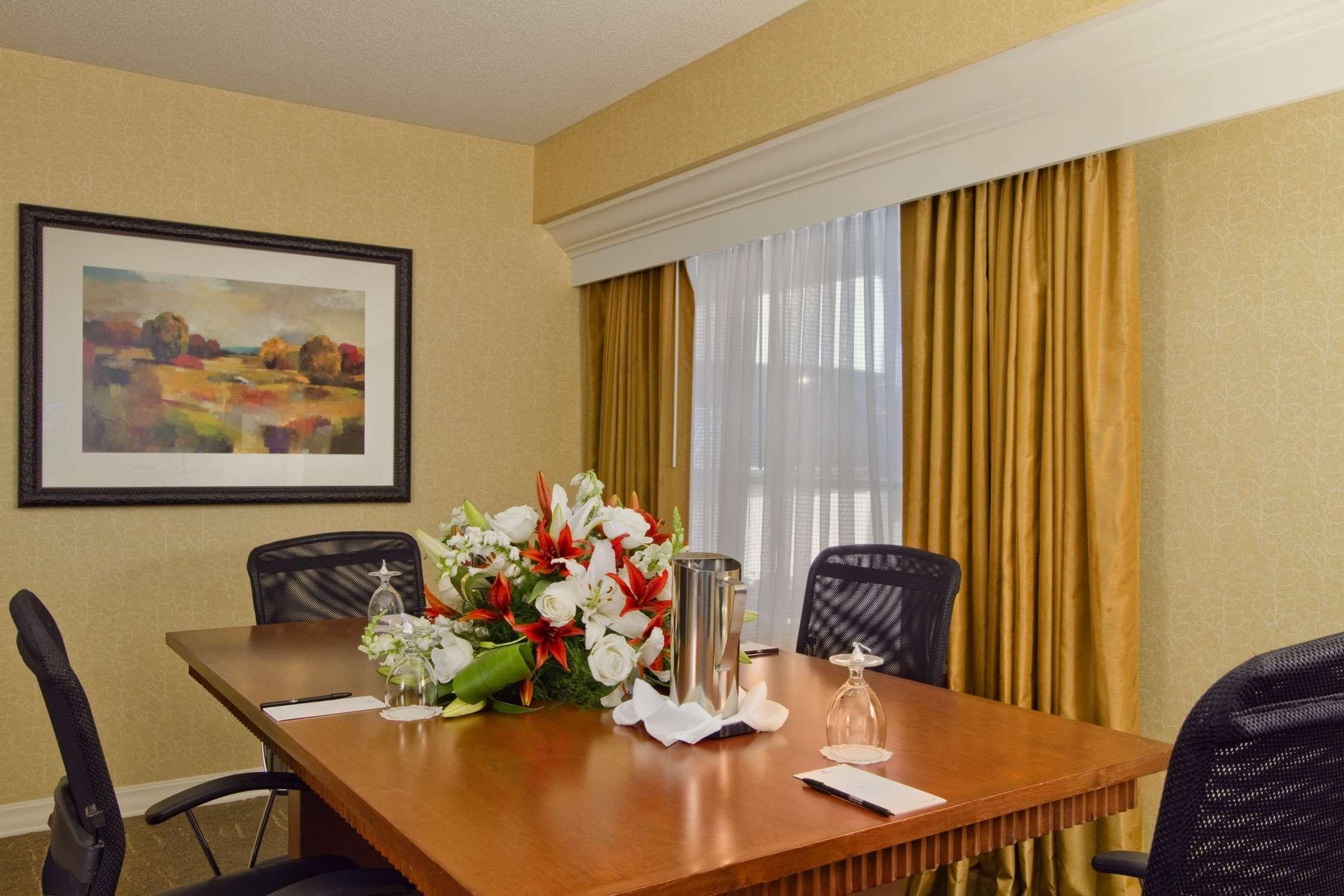 Embassy Suites By Hilton Lexington Green Negocio foto