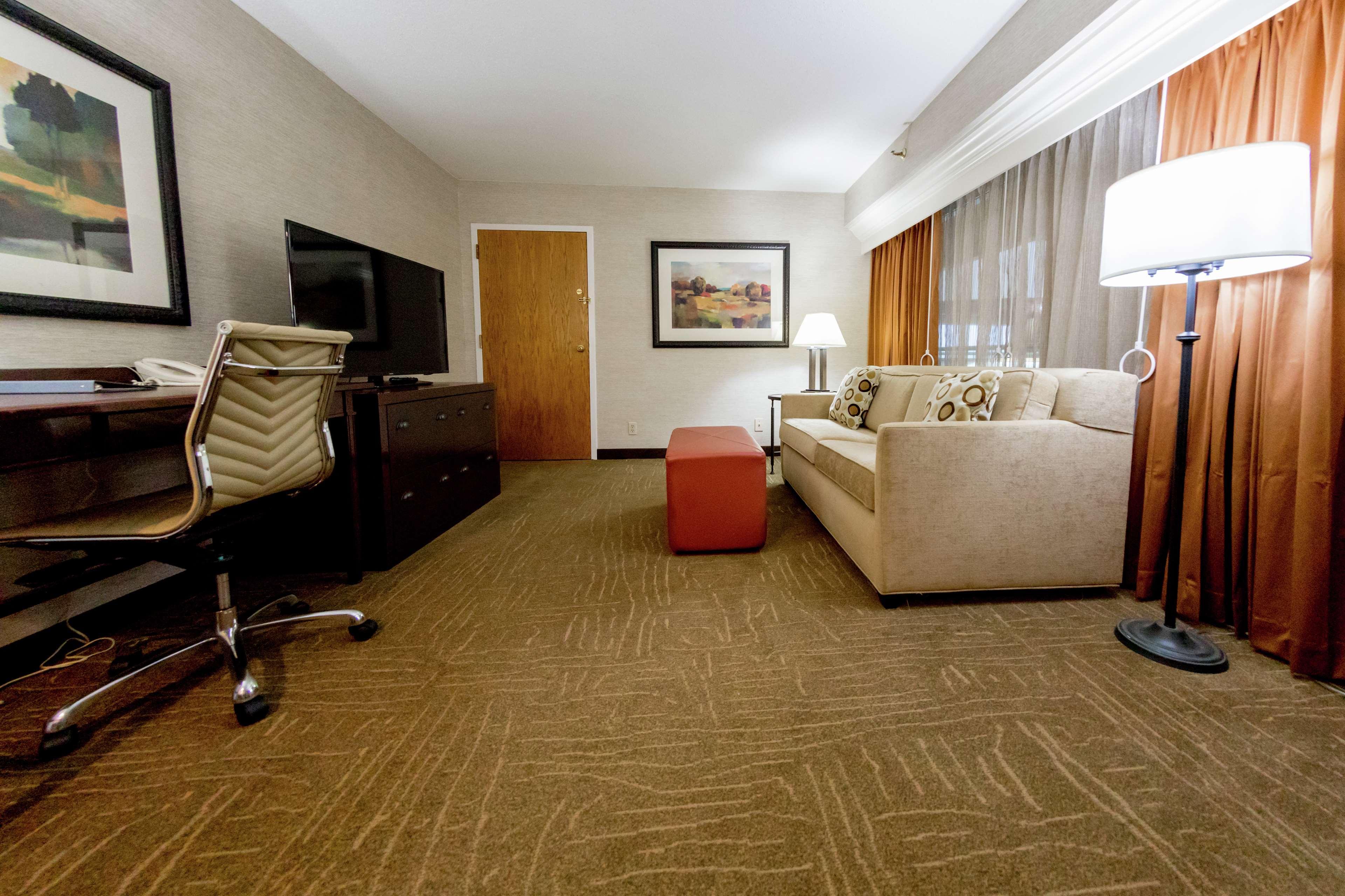 Embassy Suites By Hilton Lexington Green Exterior foto